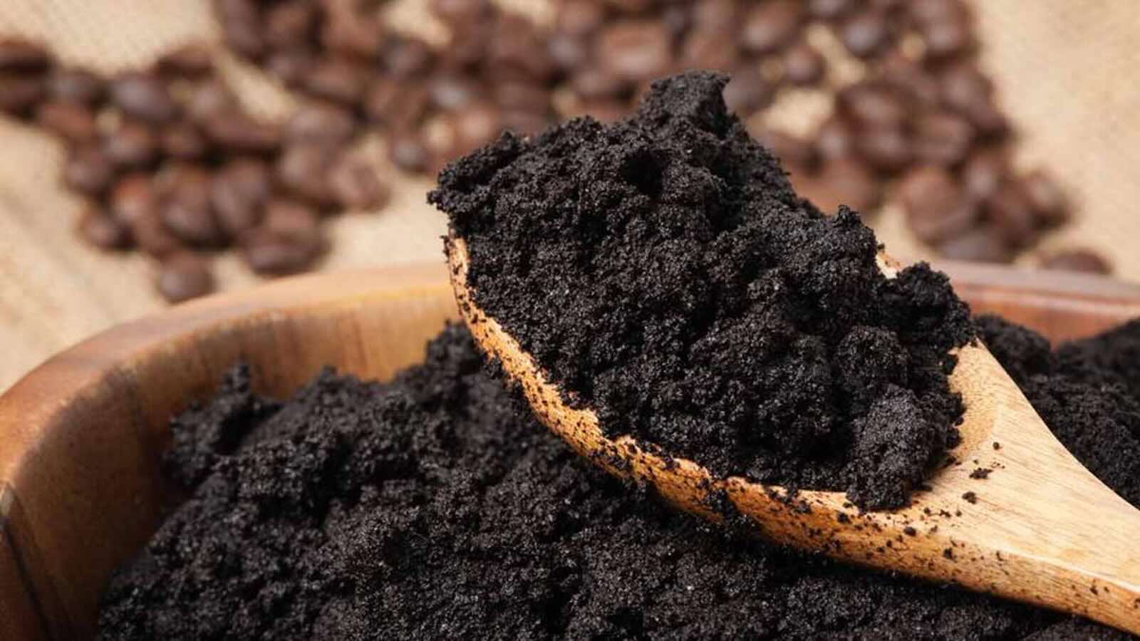 Vinegar and Coffee Grounds