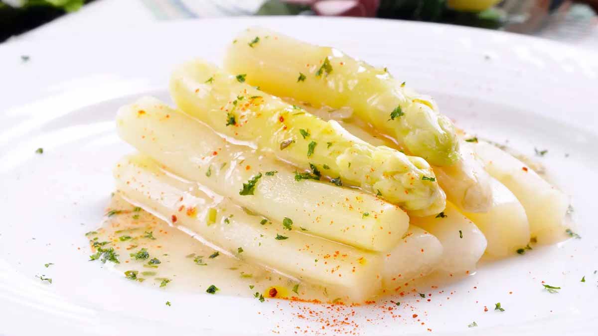 Laurent Mariotte a mieux que la sauce mousseline pour accompagner les asperges blanches  la recette ultime