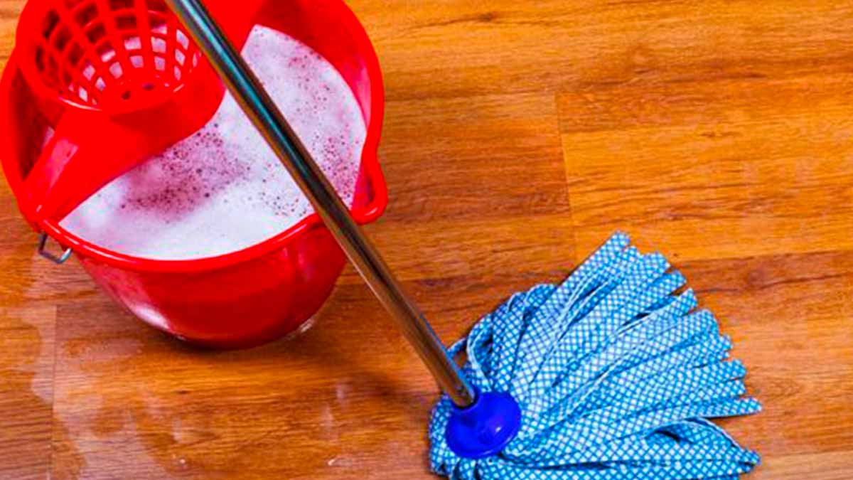 Adieu les produits chimiques  utilisez ce fruit populaire pour nettoyer le sol et laisser une odeur incroyable