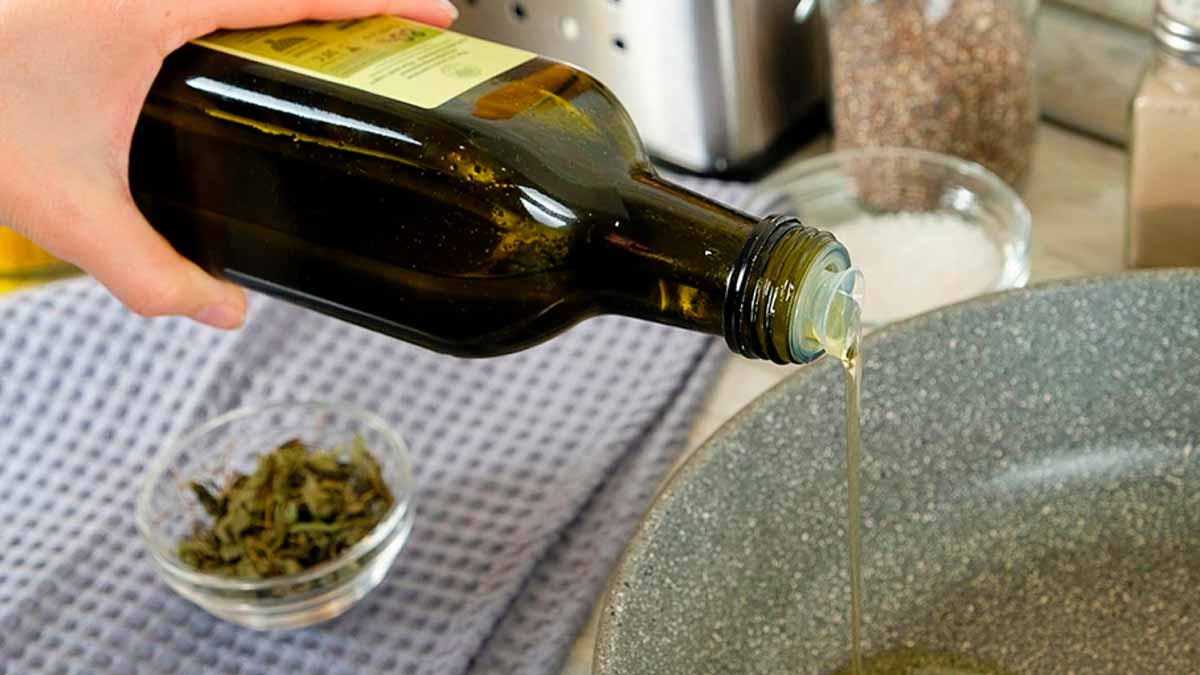 Ne conservez surtout pas l’huile d’olive dans votre cuisine, voici l’endroit idéal pour la stocker sans la gâcher