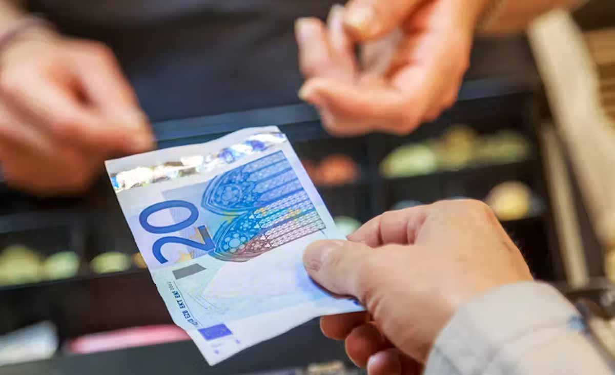 Un nouveau pays adopte l’Euro 