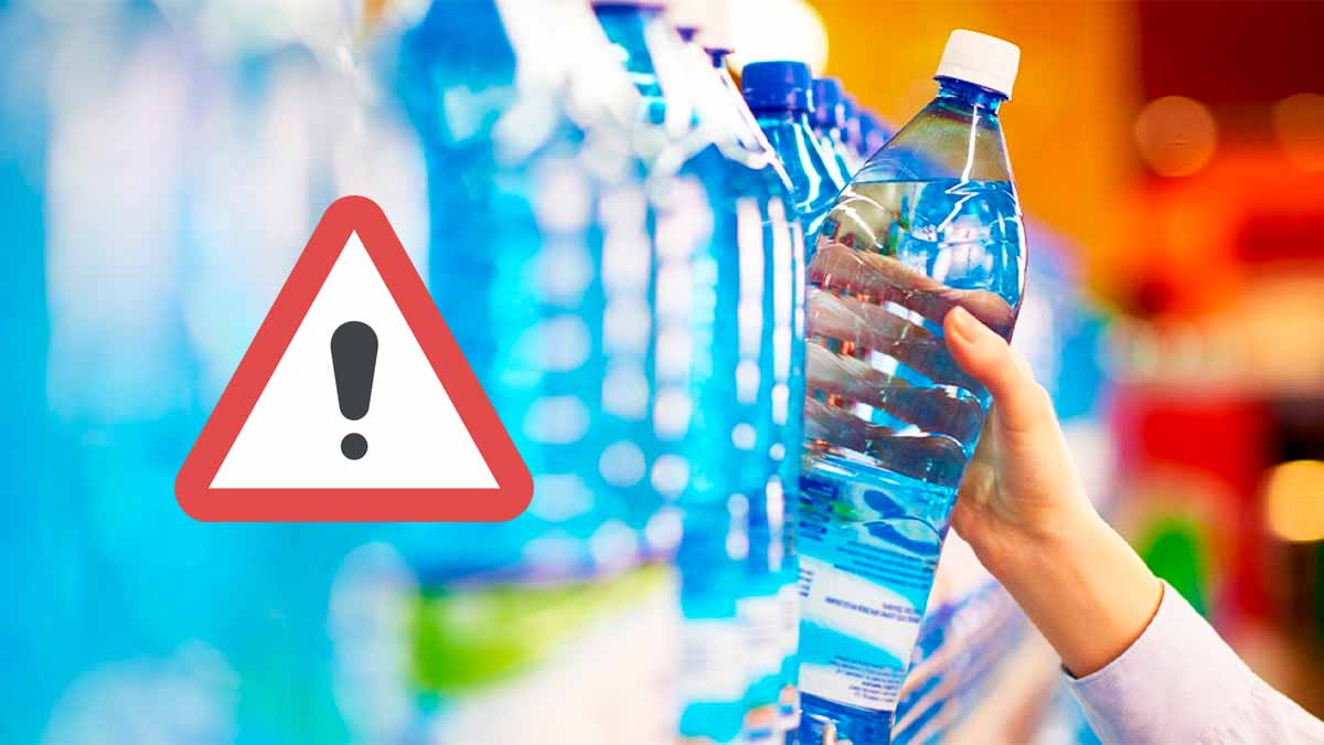 Ce type d’eau en bouteille est un danger pour les reins : bannissez-la et celles à privilégier